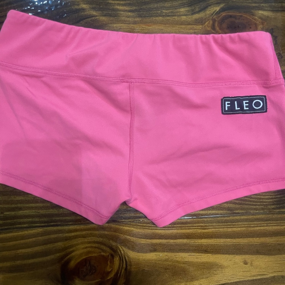Fleo shorts Sz L
